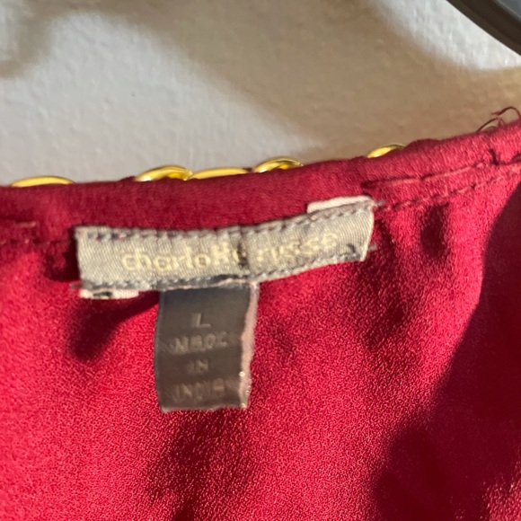 Burgundy Top with Gold Chain Braid Around the Rim. Size Large. - Picture 5 of 7